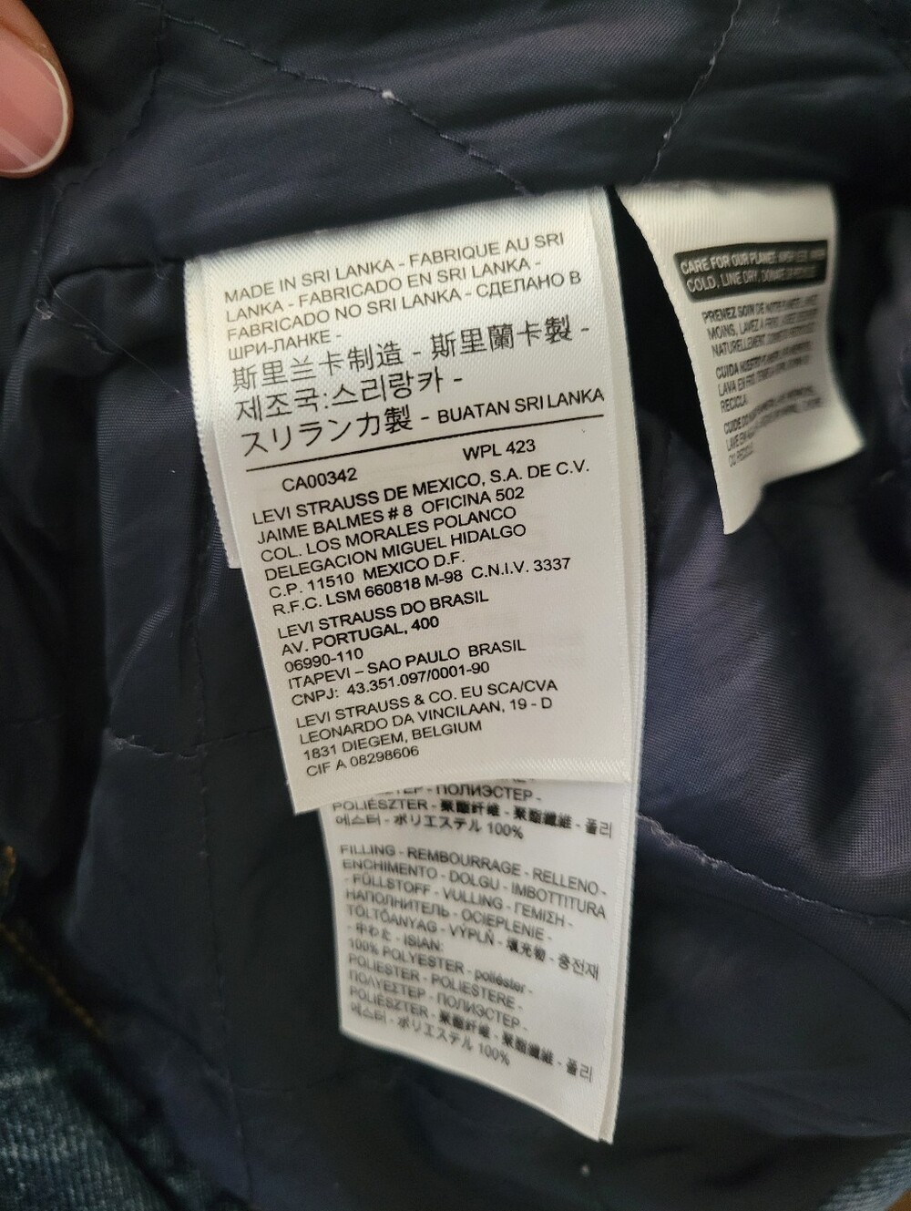 Levi's Light Blue Denim Jacket with Cream Sherpa Collar - Picture 4 of 4
